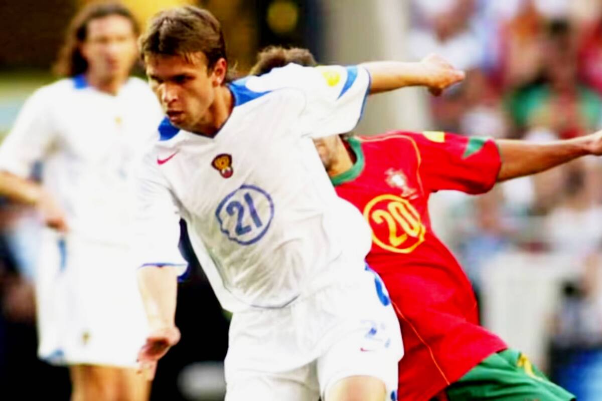 Alexey Bugáev durante el duelo Rusia contra Portugal en la Euro 2004. (Foto: Reuters)