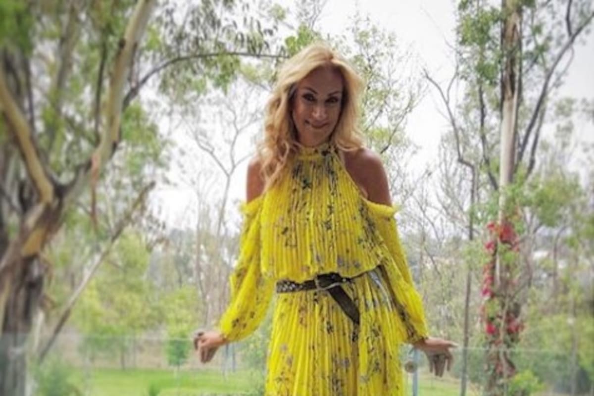 Adela Micha comparte sexy foto en bikini ¡sin ombligo!