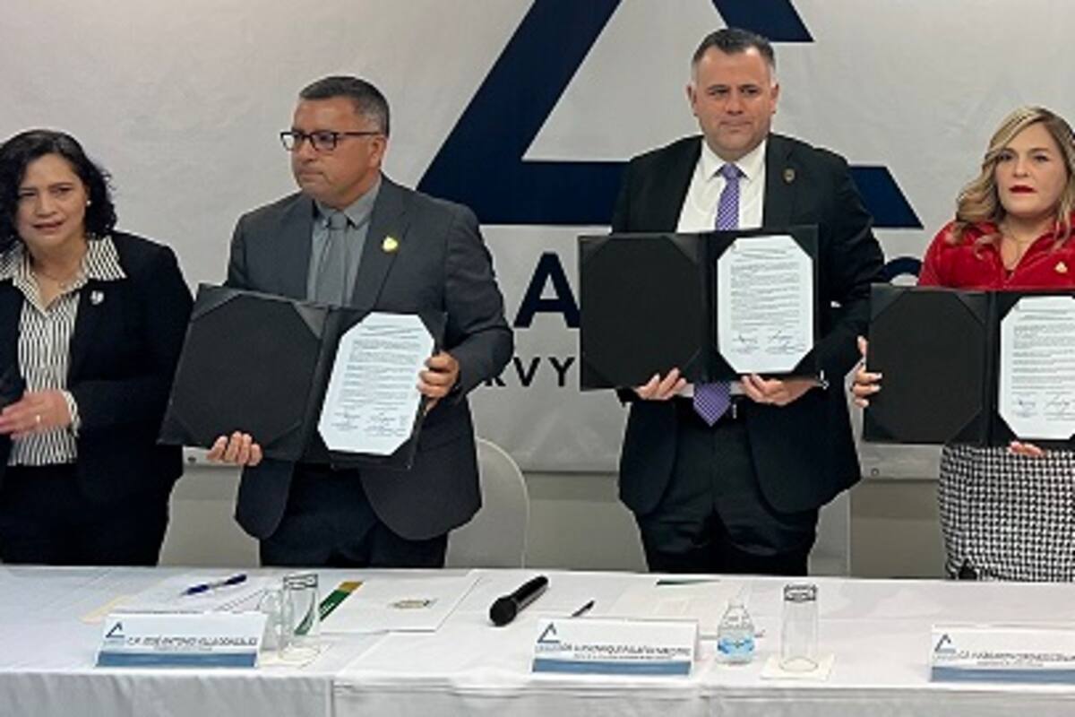 Firman convenio de colaboración UABC y Canaco en pasantías para alumnos