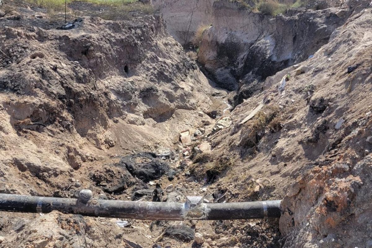 Descubren túnel de huachicol que ordeña ductos de Pemex con 4 personas atrapadas