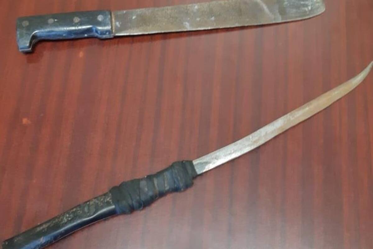 Detienenn a tres con machetes y arma hechiza