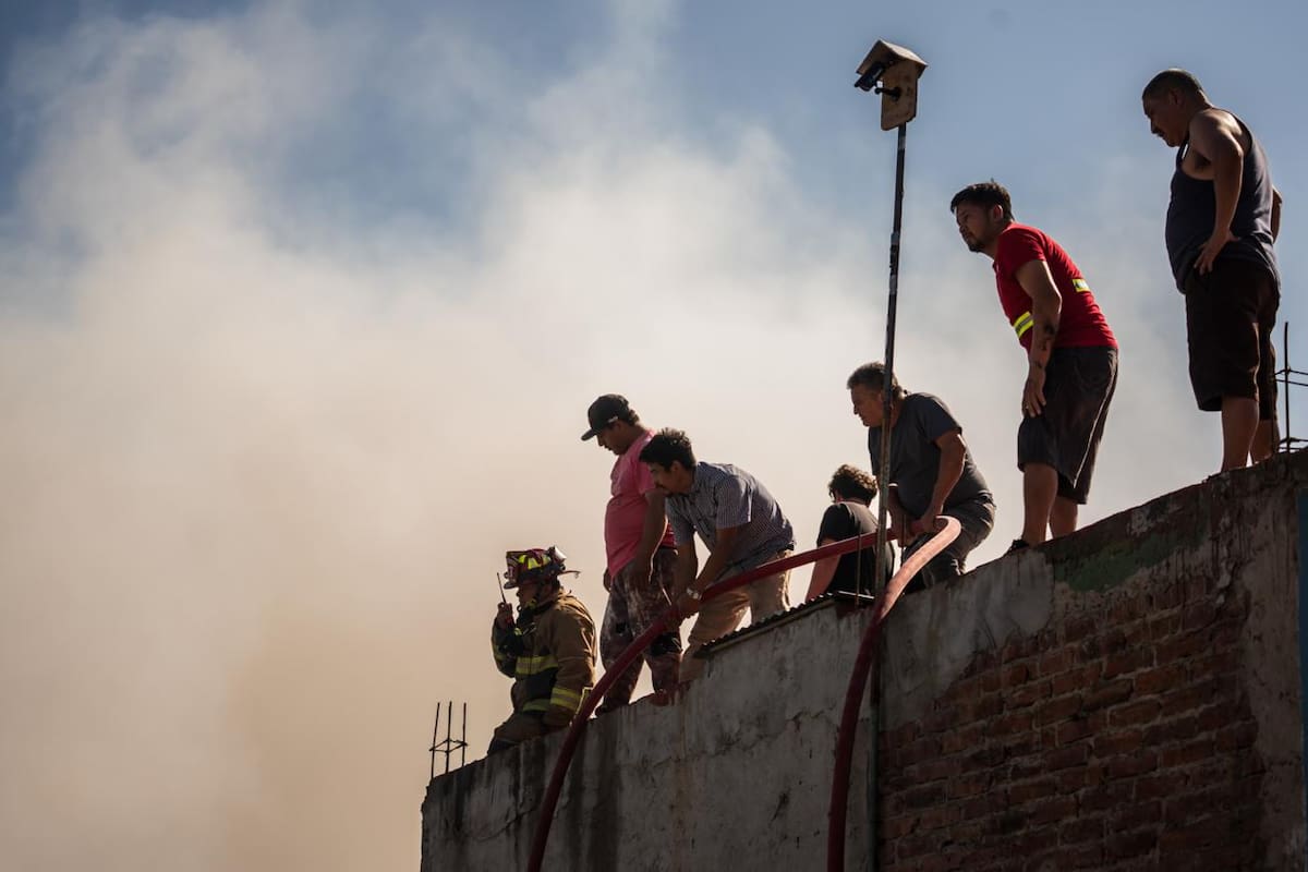 No se registraron personas lesionadas la vivienda se consumió por completo dejando una mujer y a sus dos hijos sin hogar. Foto: Border zoom