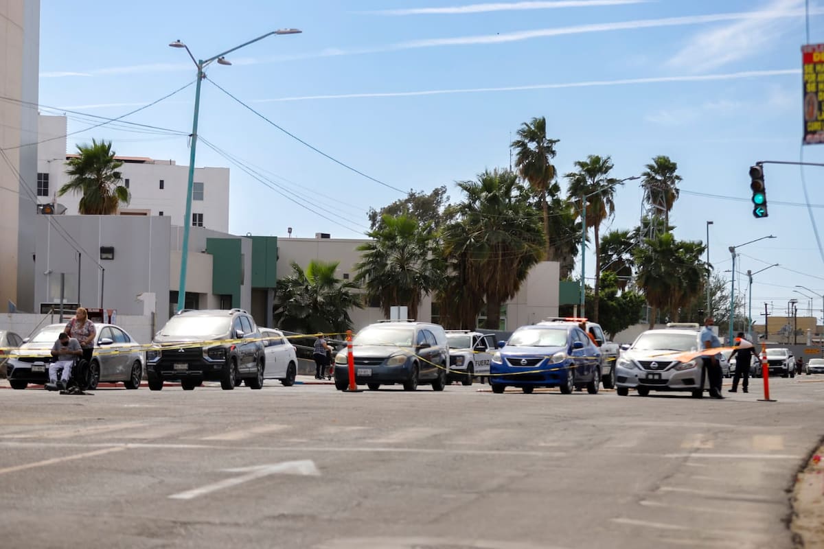 Exigen apertura de calle del Hospital General tras dos meses; SNTE