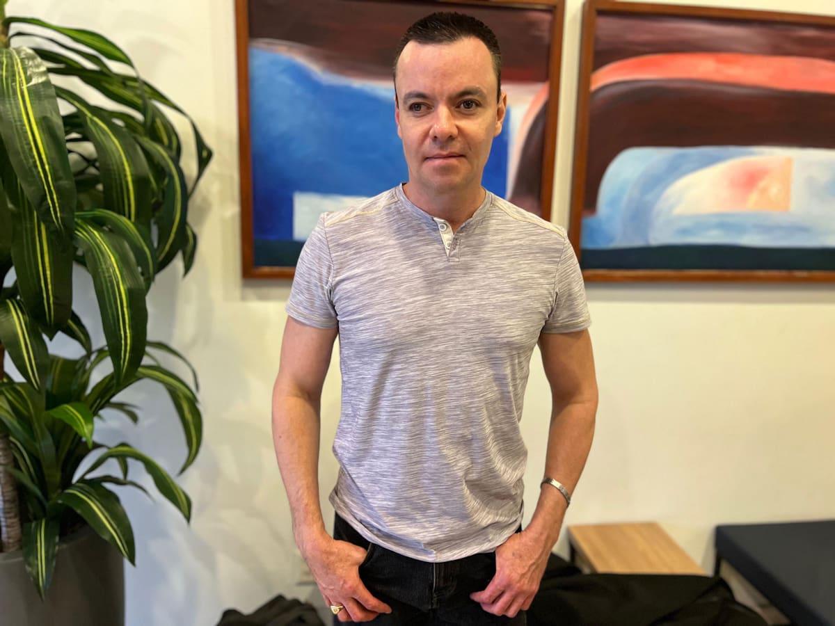 Alex define la resiliencia como “salir fortalecido de una pérdida”.