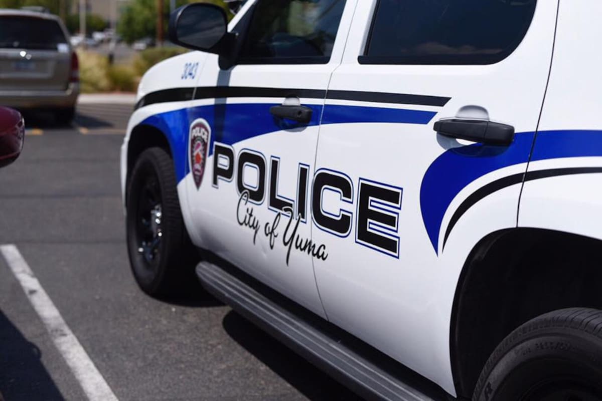 Se estrelló contra una casa en Yuma, huyó caminando herido y lo encontraron cuadras después