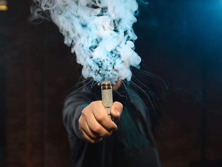 Joven inhala de un vapeador y se intoxica en Escuela Secundaria