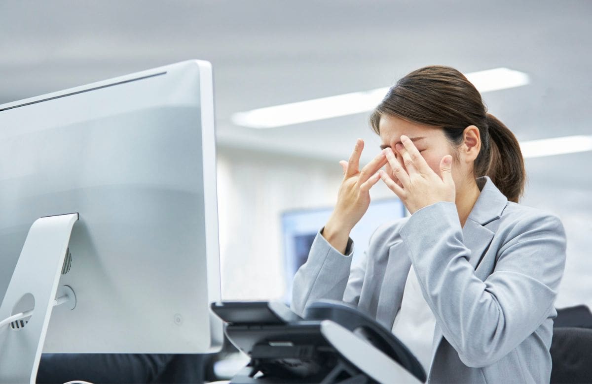 ¿Te frotas los ojos? Esto es lo que le podría pasar a tu vista y no es bueno | Foto: Especial (canva)