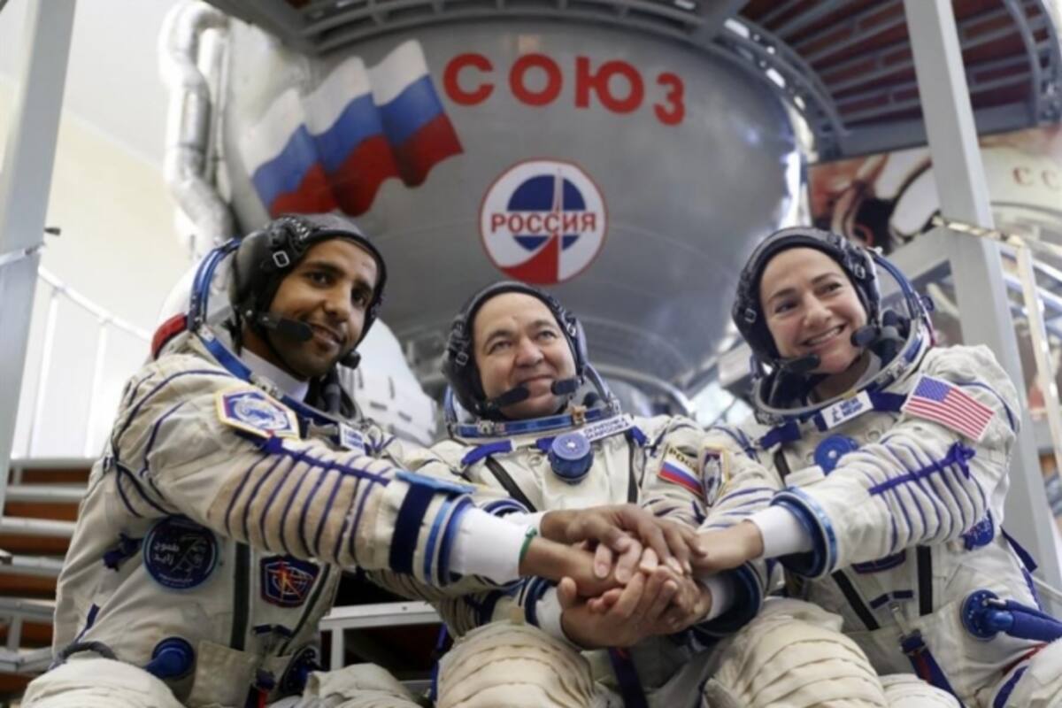 Tripulantes de la Soyuz MS-15 realizan éxamenes previos al vuelo a la EEI