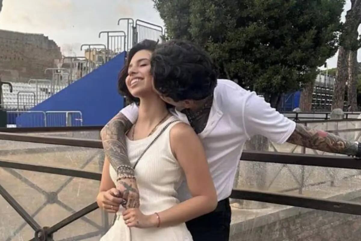 Ángela Aguilar confirma romance con Christian Nodal