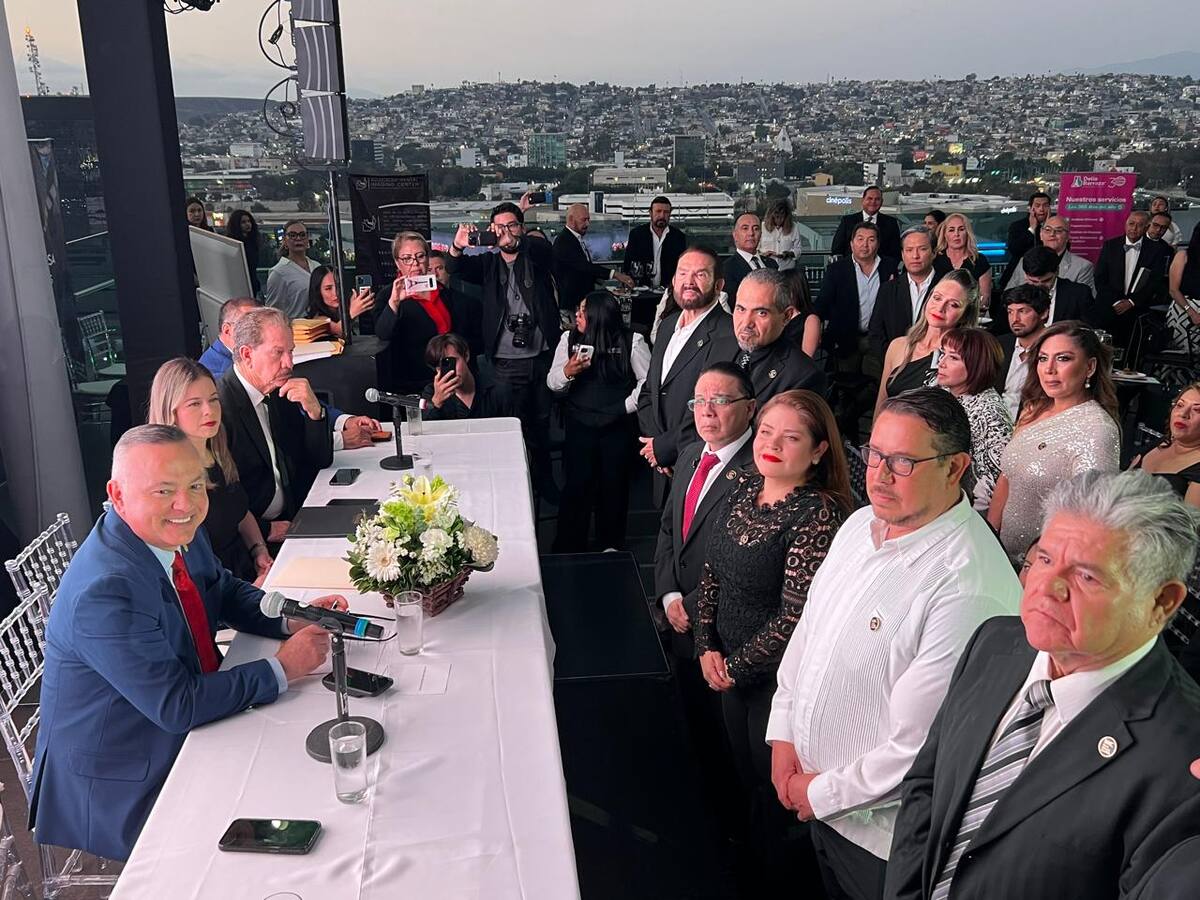 En la toma de protesta, Walters destacó que el turismo de salud genera más de 1 mil 200 millones de dólares al año. Foto: Cortesía