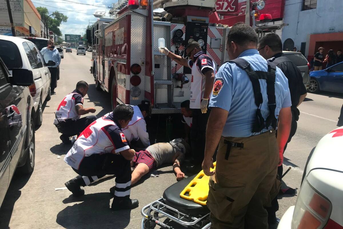 Hombre sufre fracturas expuestas tras lanzarse de edificio de tres pisos