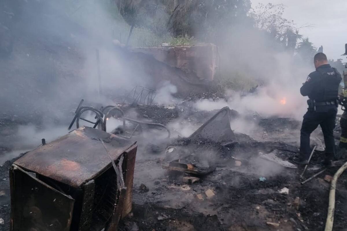 Encuentran cadáver amarrado de las manos dentro de casa consumida por un incendio