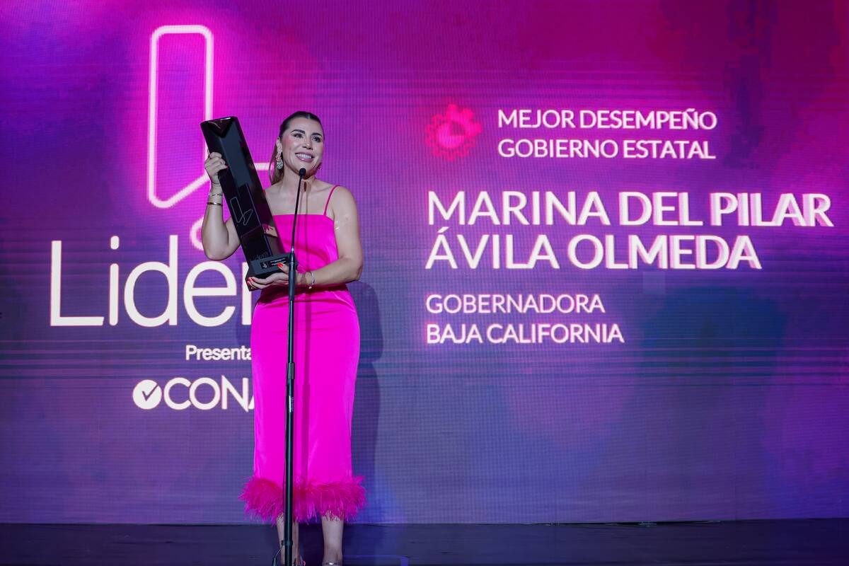 Recibe gobernadora premio al mejor desempeño de Gobierno Estatal