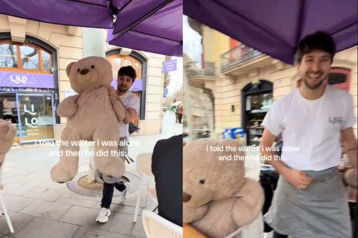 Mujer le dice al camarero que estaba sola; él le lleva un oso gigante de peluche
