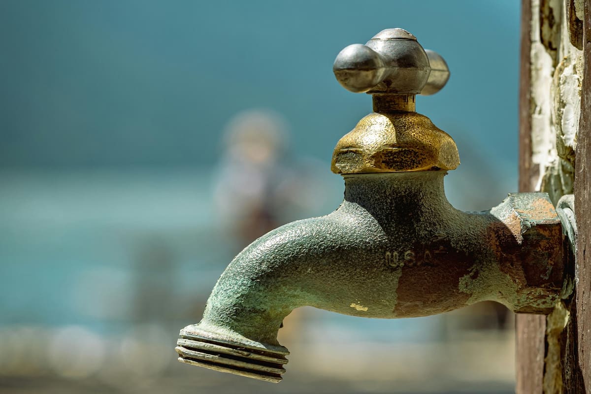 Estas colonias se quedan sin agua tras fuga en acueducto Lázaro Cárdenas