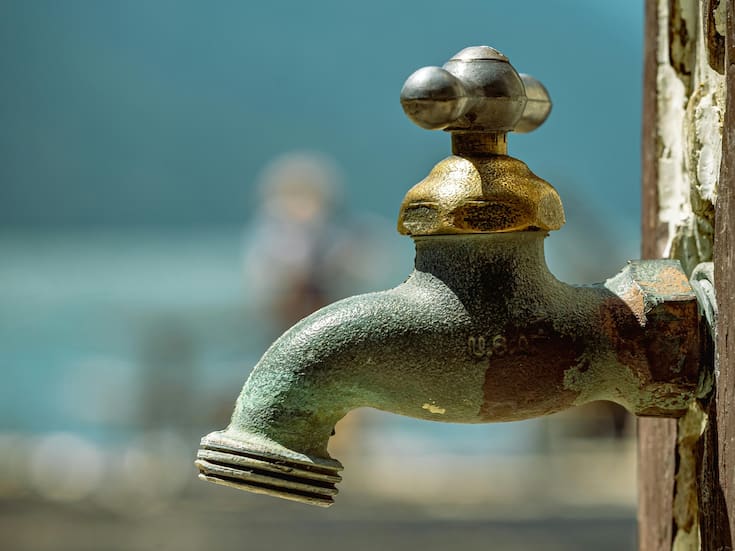 Fallas eléctricas provocan baja presión y cortes de agua en colonias de Tijuana