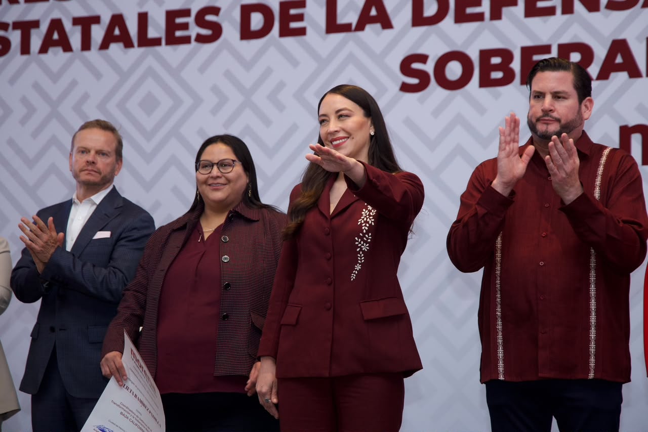 Julieta Ramírez Padilla, de 31 años, pasó de colaborar con Marina del Pilar Ávila a ocupar una curul en el Senado y ahora encabezar la coordinación de Morena en Baja California. Foto: Cortesía / Border Zoom