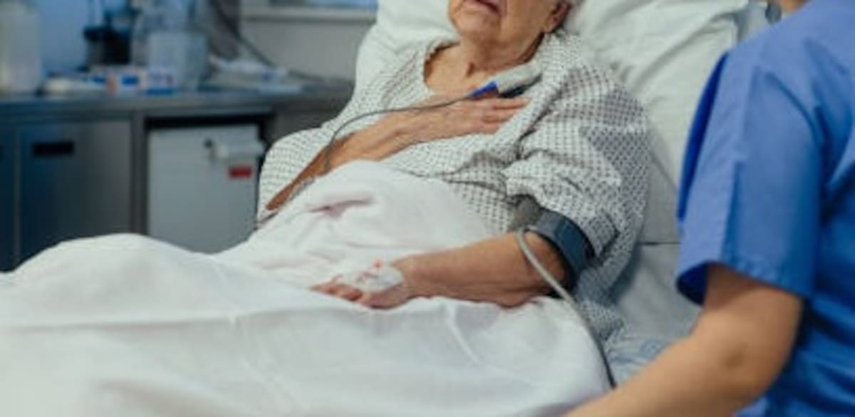 Garantiza que no se aplicarán tratamientos quirúrgicos o de soporte vital de manera artificial cuando la recuperación médica sea imposible. Pixabay