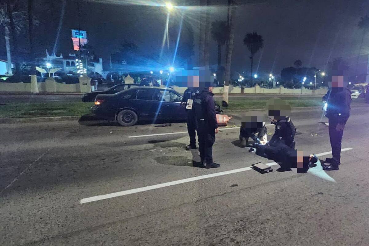 Conductor alcoholizado impacta patrulla en alcoholímetro