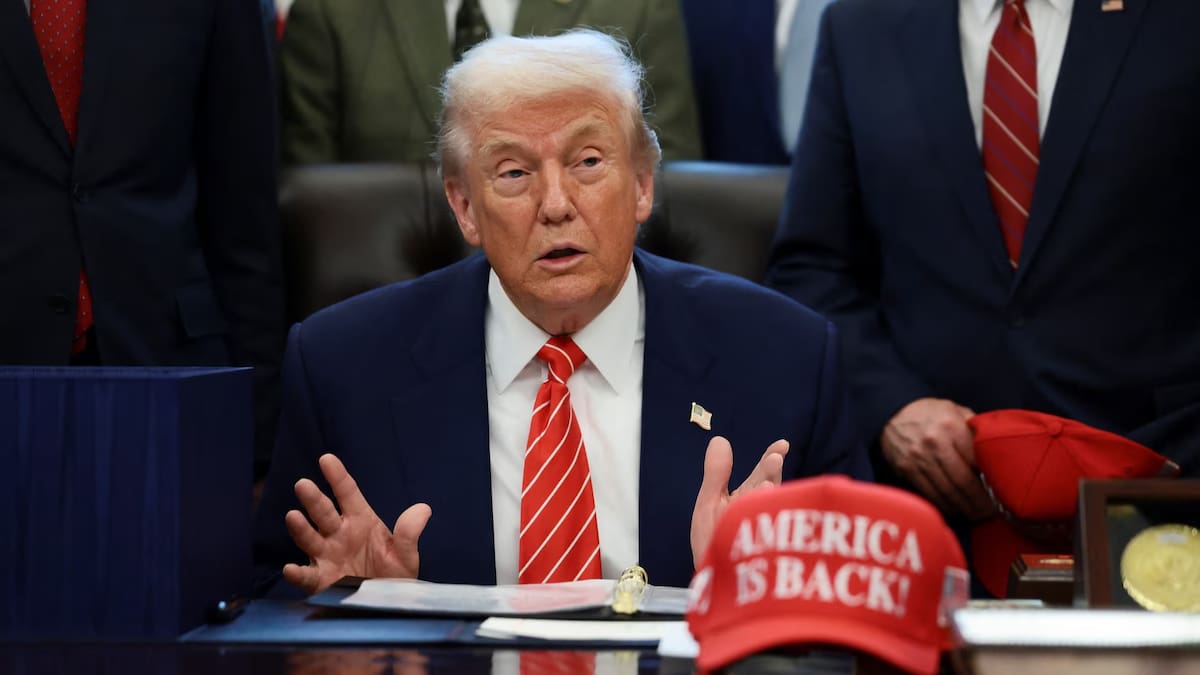 La orden incluye romper relaciones comerciales y evaluar posibles embargos contra negocios vinculados con España. /Reuters