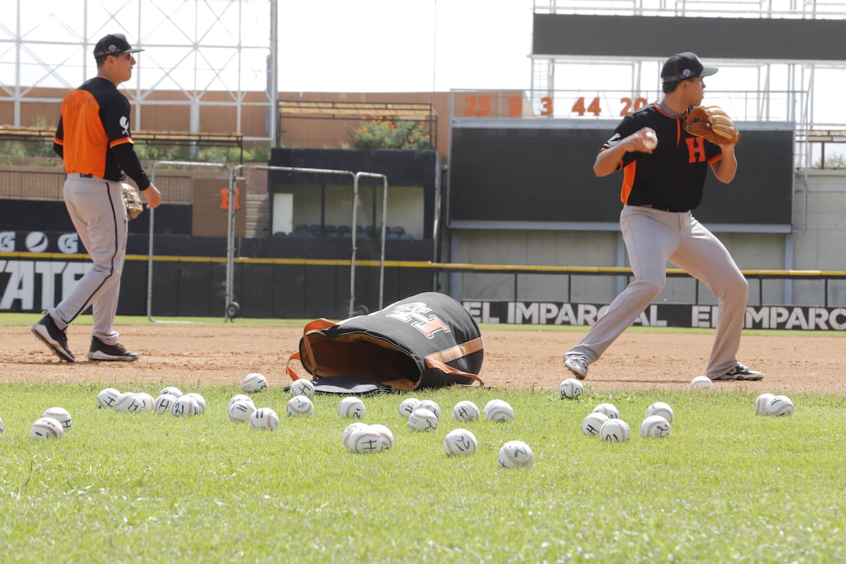 Jugadores de Naranjeros de Hermosillo en prácticas en el Estadio Fernando Valenzuela. (Foto: Archivo GH)