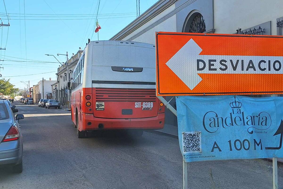 Camión queda sin frenos y choca contra sedán en el Centro; no hay lesionados