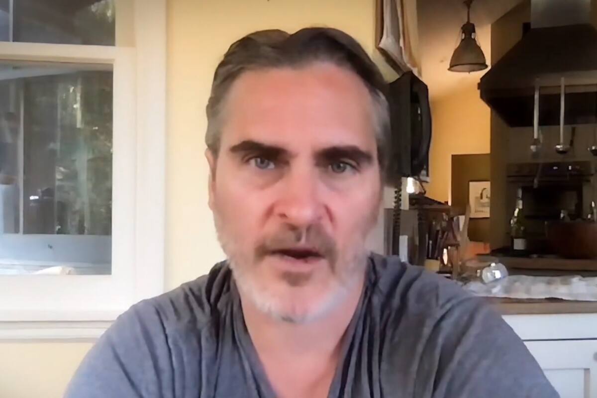 Joaquin Phoenix lanza nueva campaña con Peta en contra de la crueldad animal