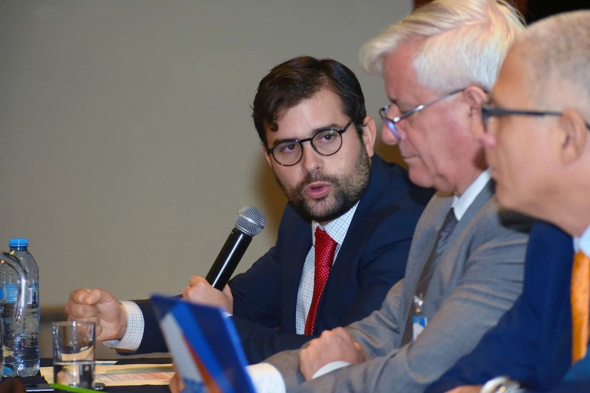 Quién es Alejandro Svarch, el nuevo titular de la Cofepris