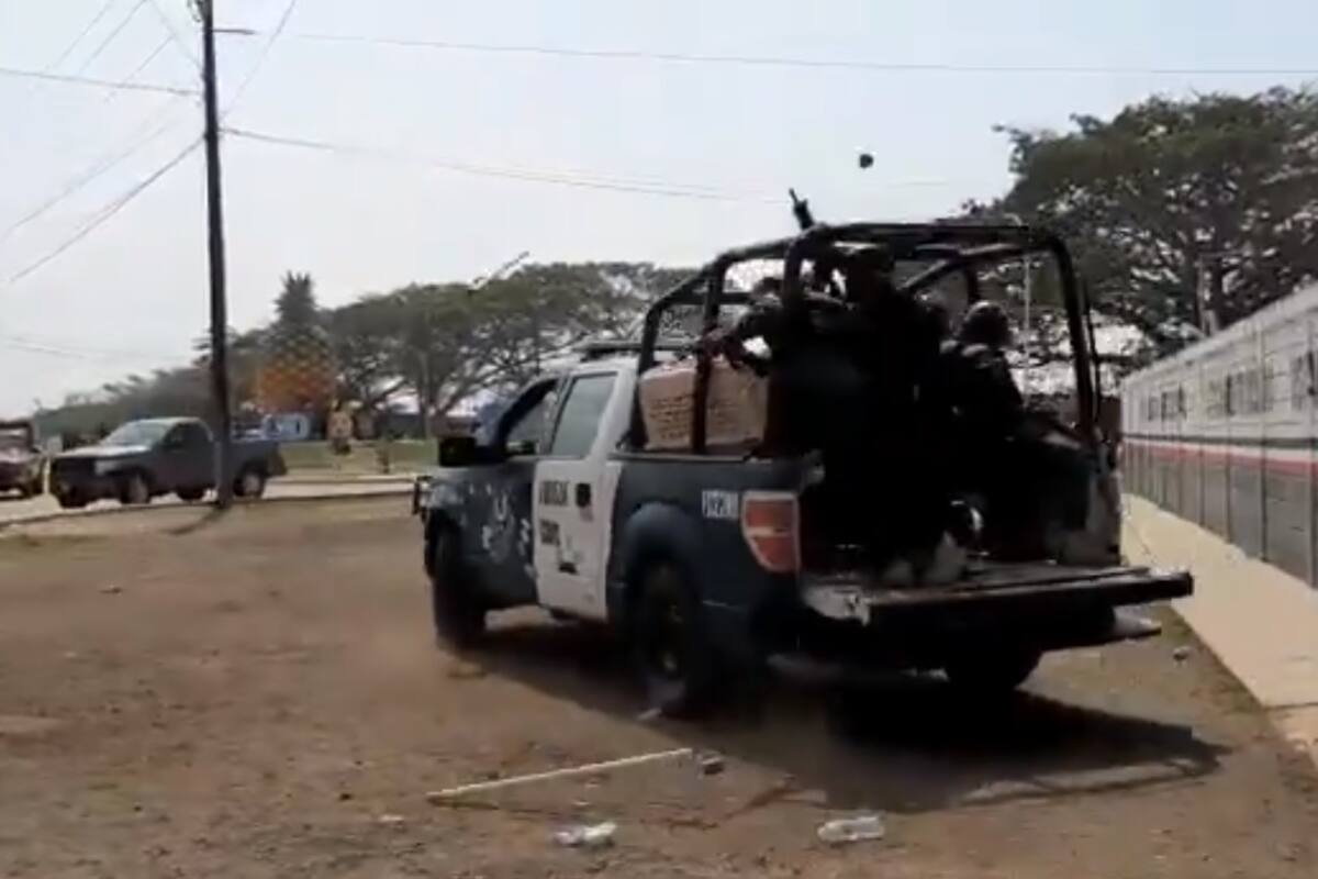 Autodefensas se enfrentan a la policía de la Fuerza Civil en Veracruz