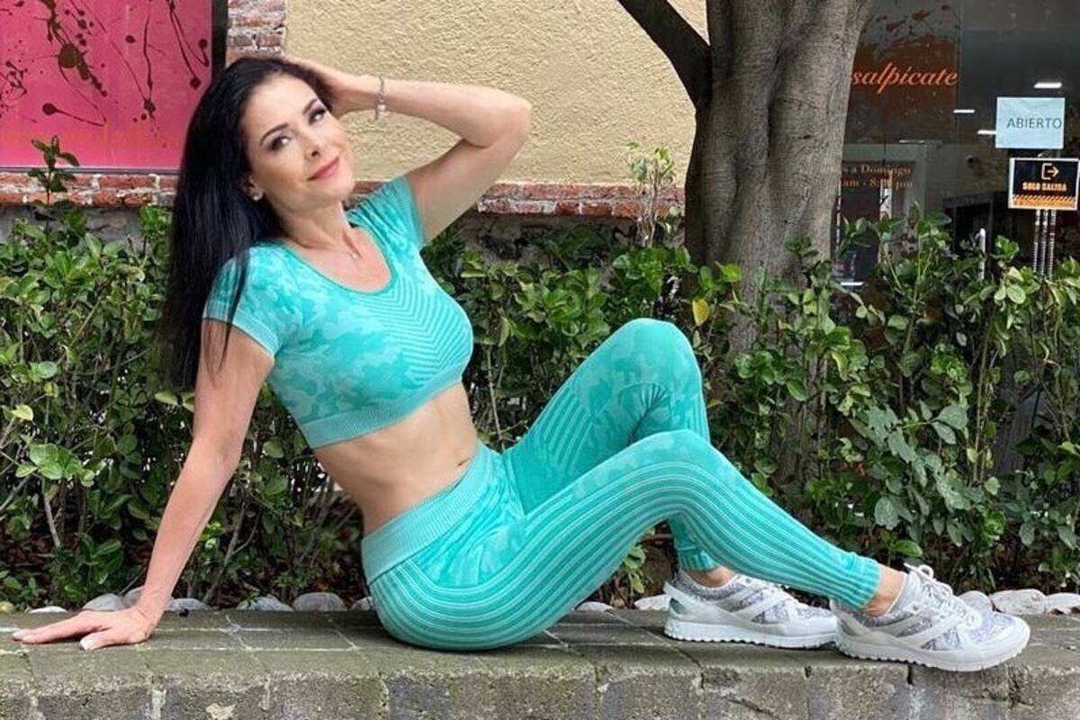 Con cara y cuerpo de “veinteañera”, Lourdes Munguía llegara a los 60 luciendo espectacular