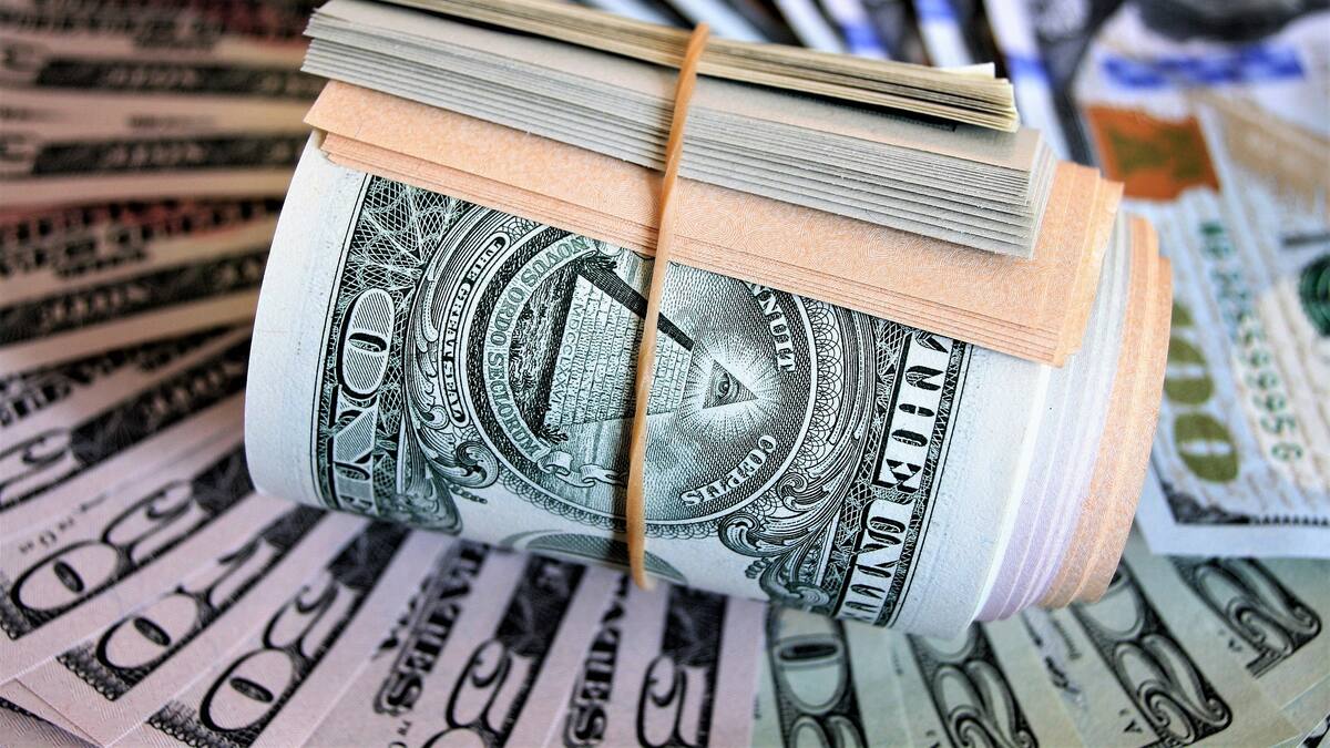 El verdadero origen del triángulo con un ojo dentro que aparece en los billetes de un dólar (y las teorías que alimenta)