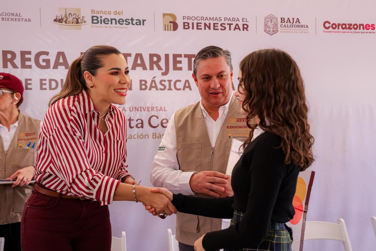 Invita gobernadora a registrarse en la Beca Rita Cetina