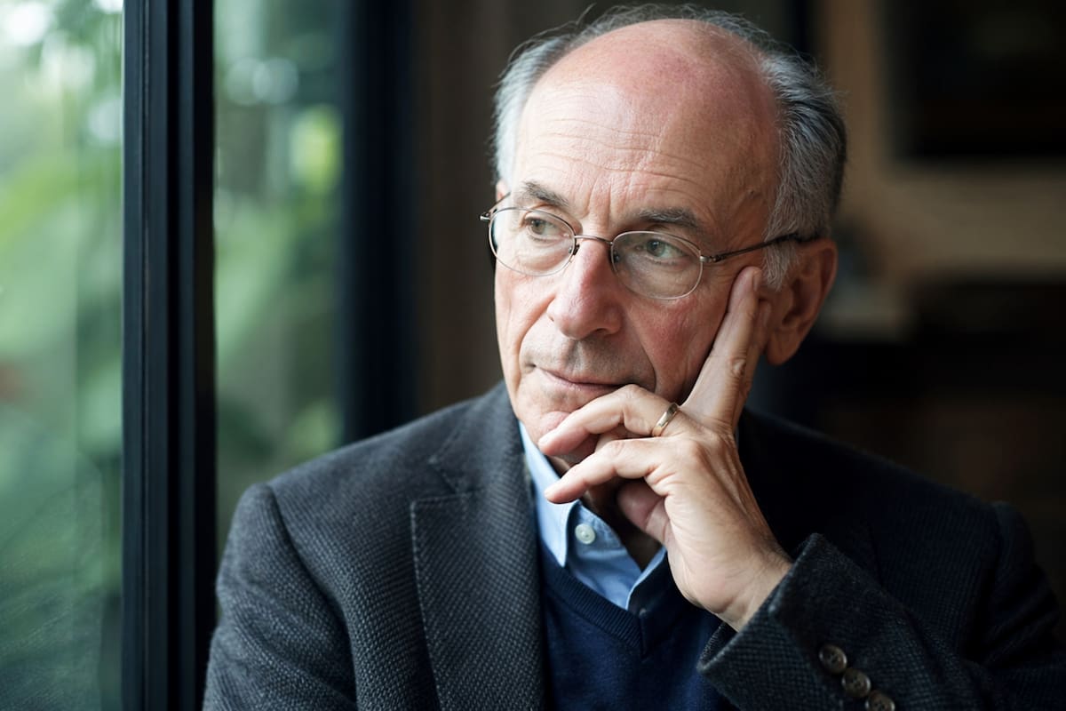 “A los 60 años ya no podemos engañarnos” el psiquiatra Boris Cyrulnik explicó que cuerpo memoria y emociones se integran sin separación y obligan a replantear la resiliencia como un proceso de reconstrucción tras el trauma acumulado