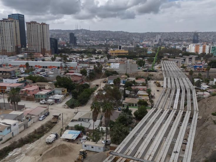 Viaducto Elevado Aeropuerto–Playas de Tijuana alcanza 90% de avance y transforma la zona fronteriza