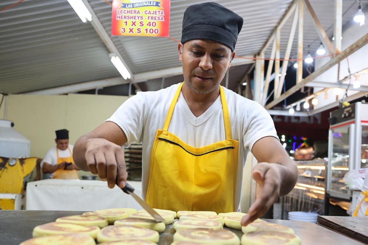 15 años preservando la tradición familiar de las gorditas de nata en Fiestas del Sol