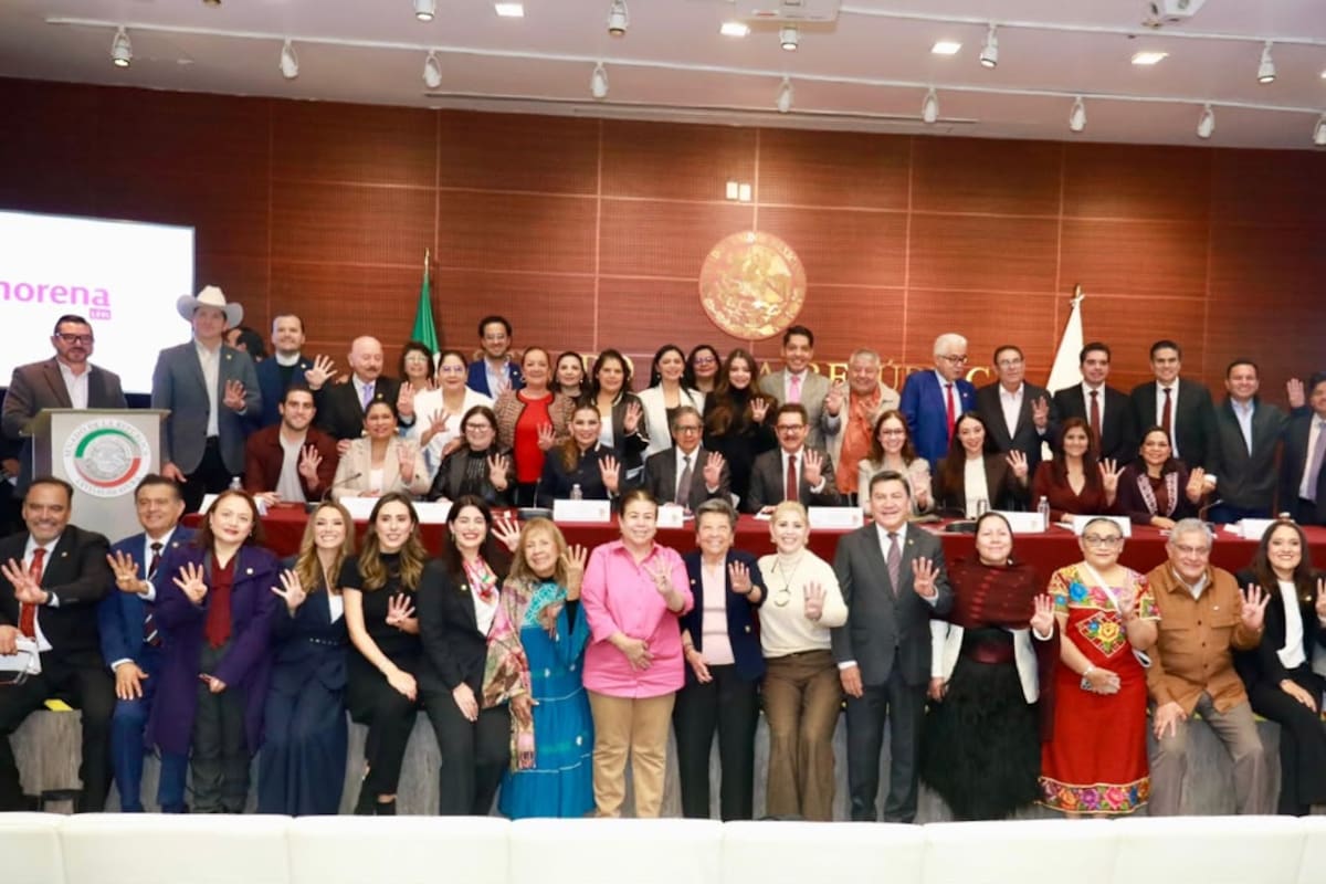 Participa Lorenia Valles en encuentro con senadores de Morena