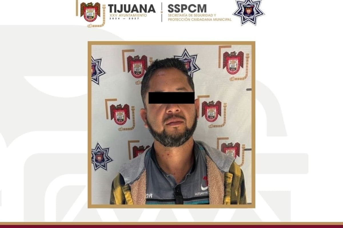 Detienen policías municipales a hombre por violencia familiar en la colonia  Las Abejas