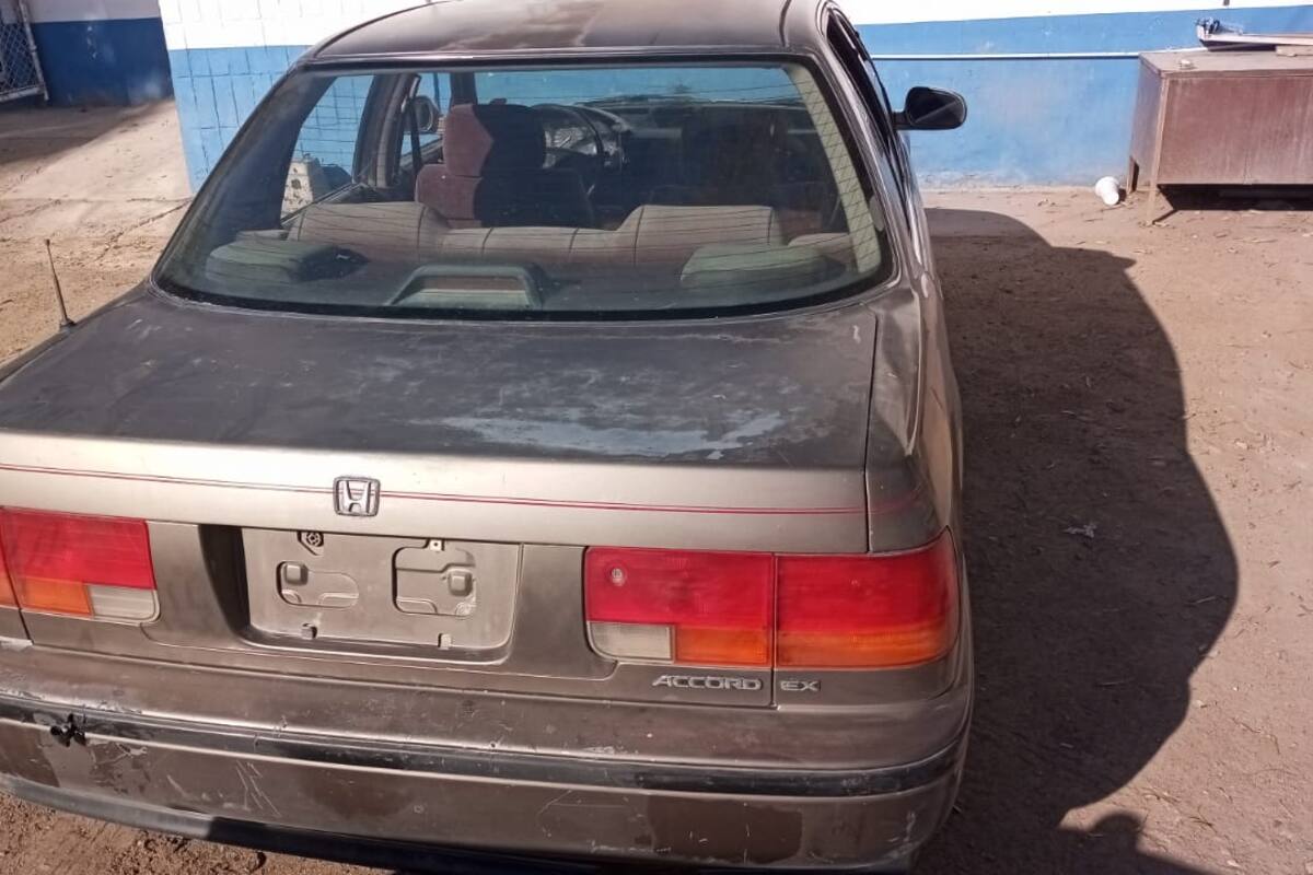 Caen tres con auto robado