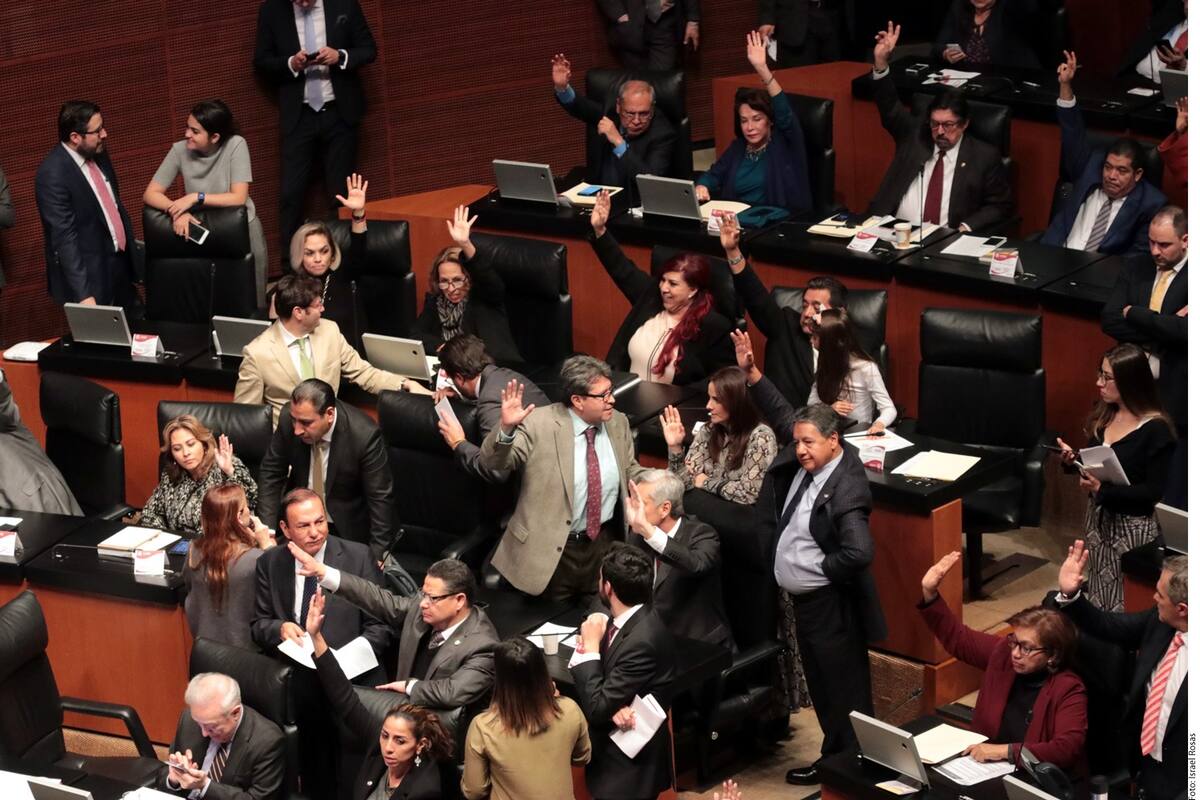 Senado aprueba en lo general la reforma educativa