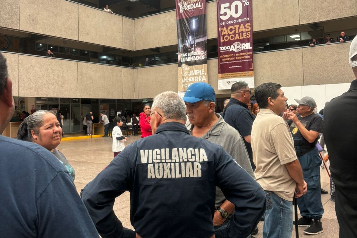 Protestan falta de pensiones para policías comerciales