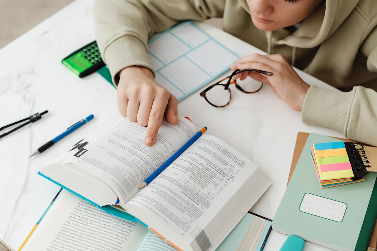 Leer seis minutos al día puede reducir el estrés, según expertos