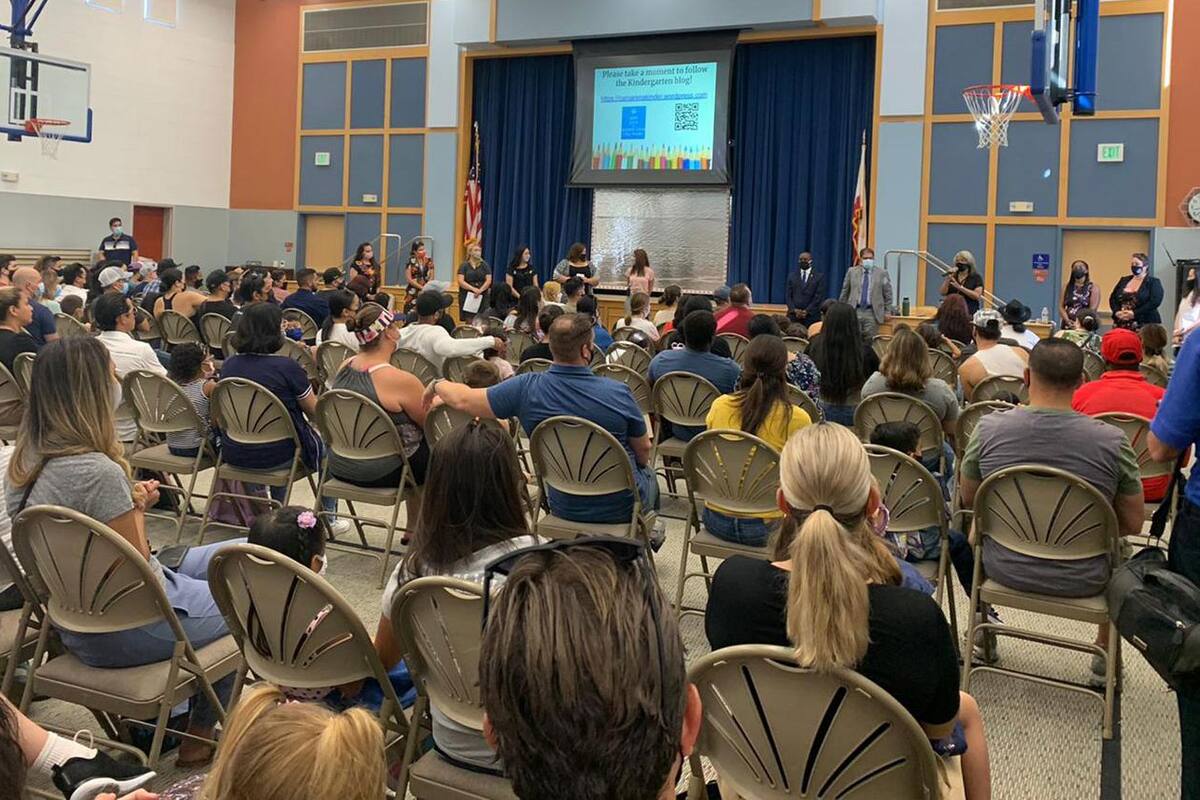 Estudiantes de Chula Vista regresan a clases en tiempo completo