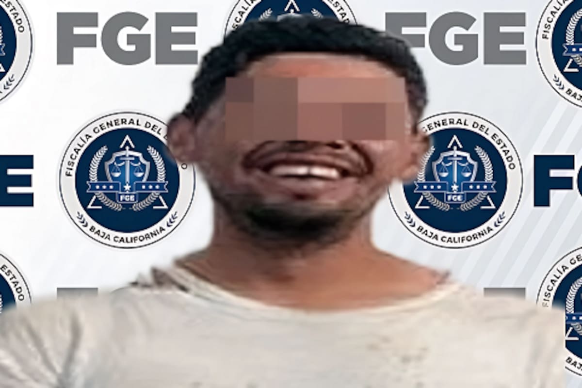 Sonriente ladrón va a proceso por robar una patrulla y chocar durante la fuga