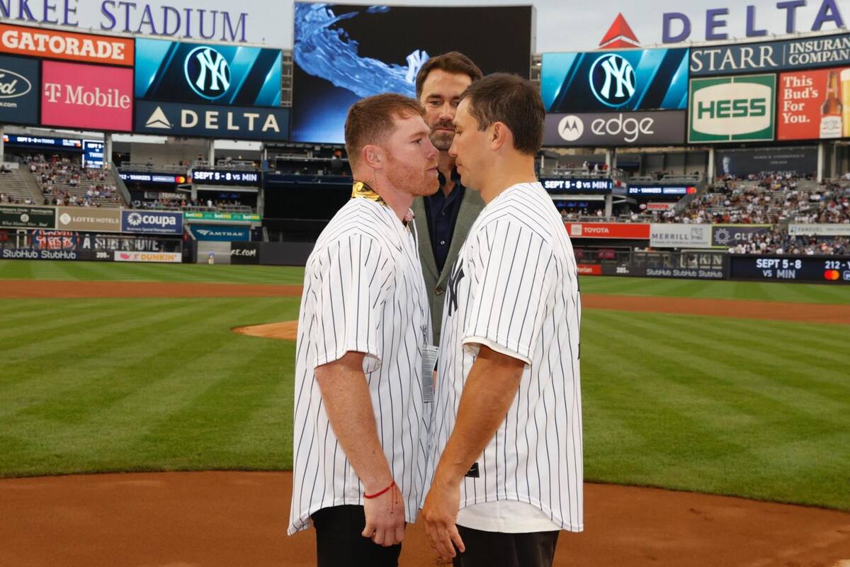 'Canelo' Álvarez y Gennady Golovkin tienen cara a cara en Yankee Stadium y lanzan la primera bola