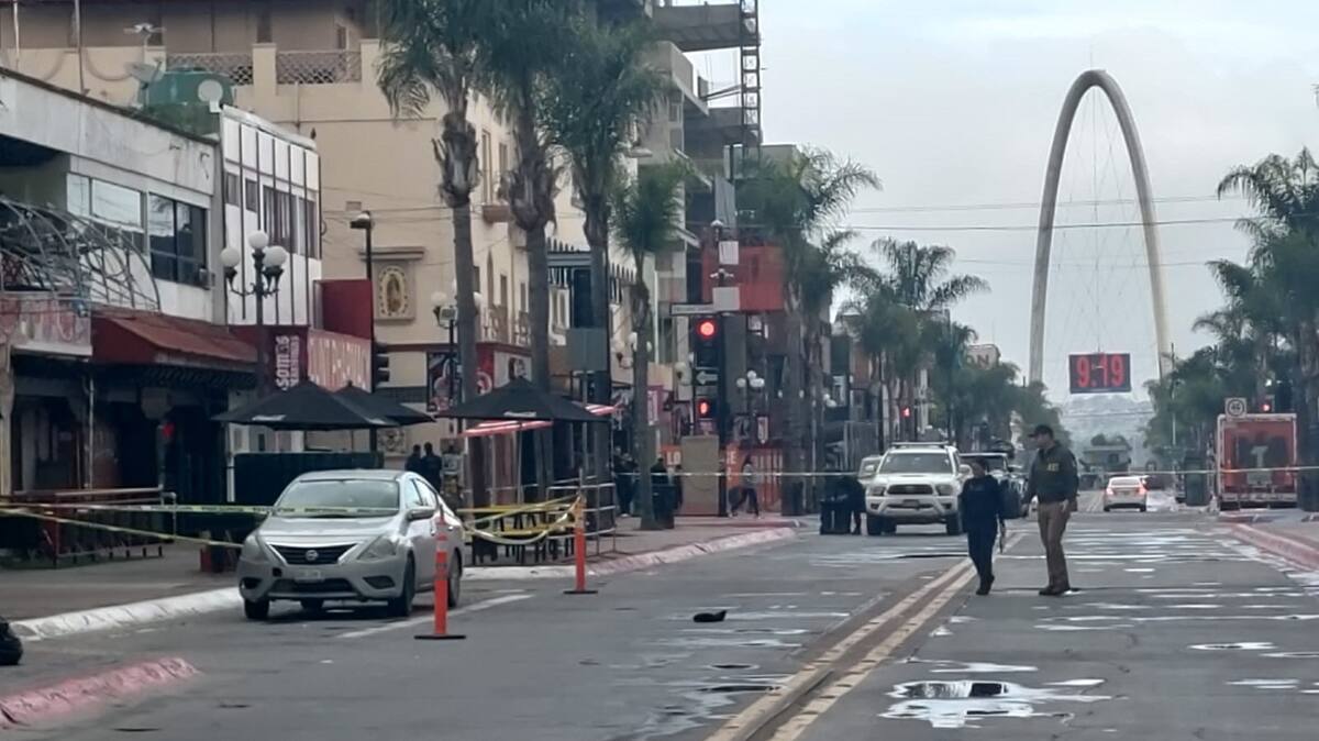El vehículo fue detenido sobre la Avenida Revolución y calle Quinta de la zona Centro. Foto: Jonathan Rivera