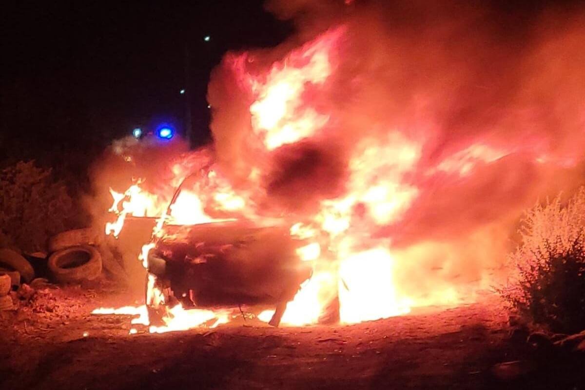 Queman auto DiDi tras robarlo con violencia