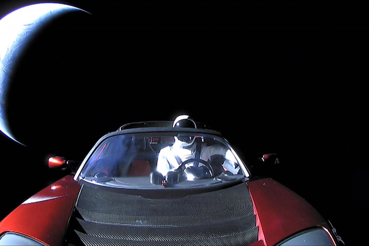 ¿Dónde está el Tesla Roadster que Elon Musk envió al espacio?