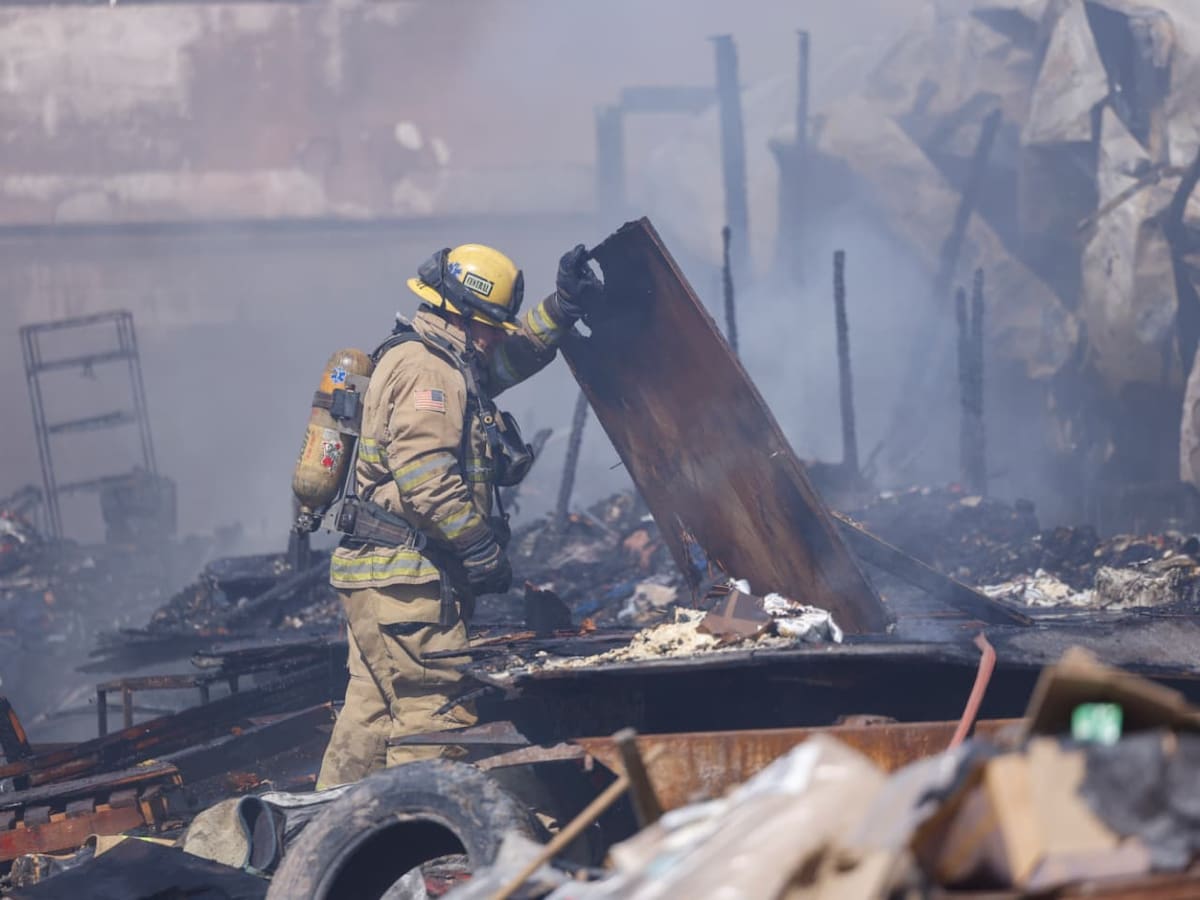 Un voraz incendio consumió una casa rodante por segunda vez en la colonia Guajardo la tarde de este miércoles l Foto: Juan J. Morales