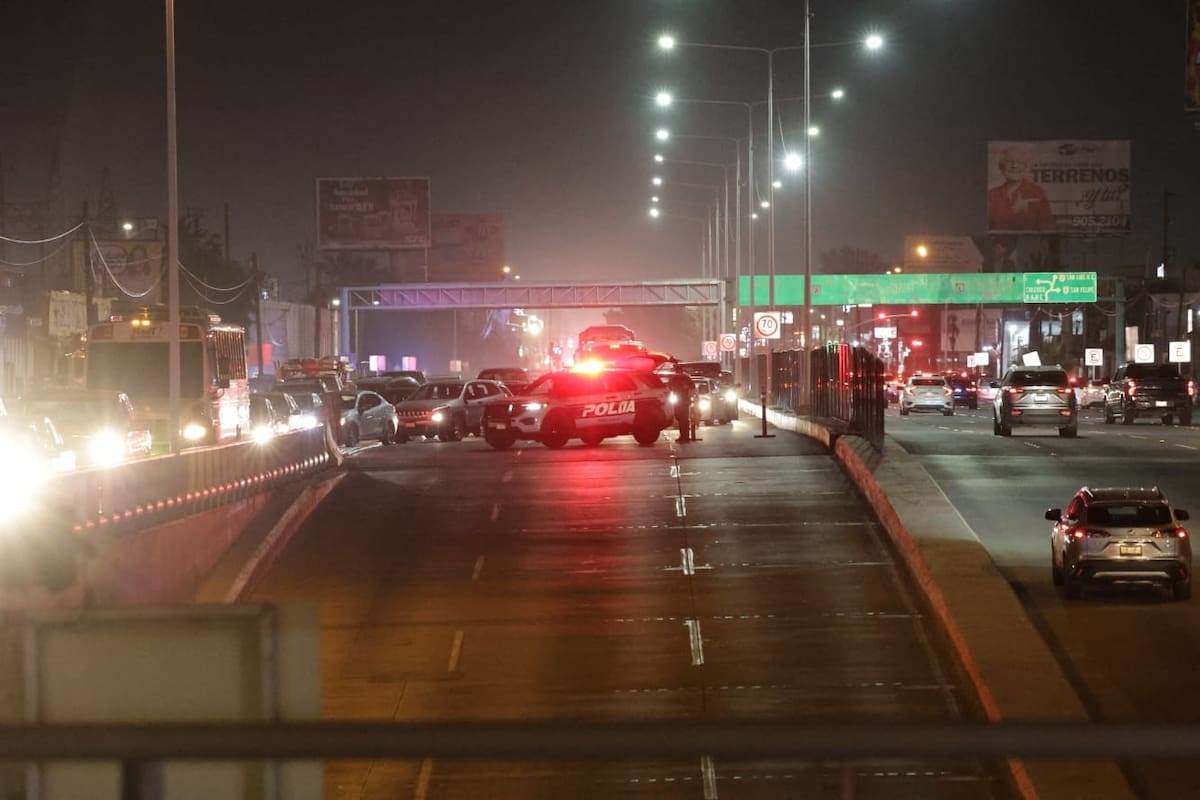 Motociclista pierde la vida en el desnivel del bulevar Lázaro Cárdenas