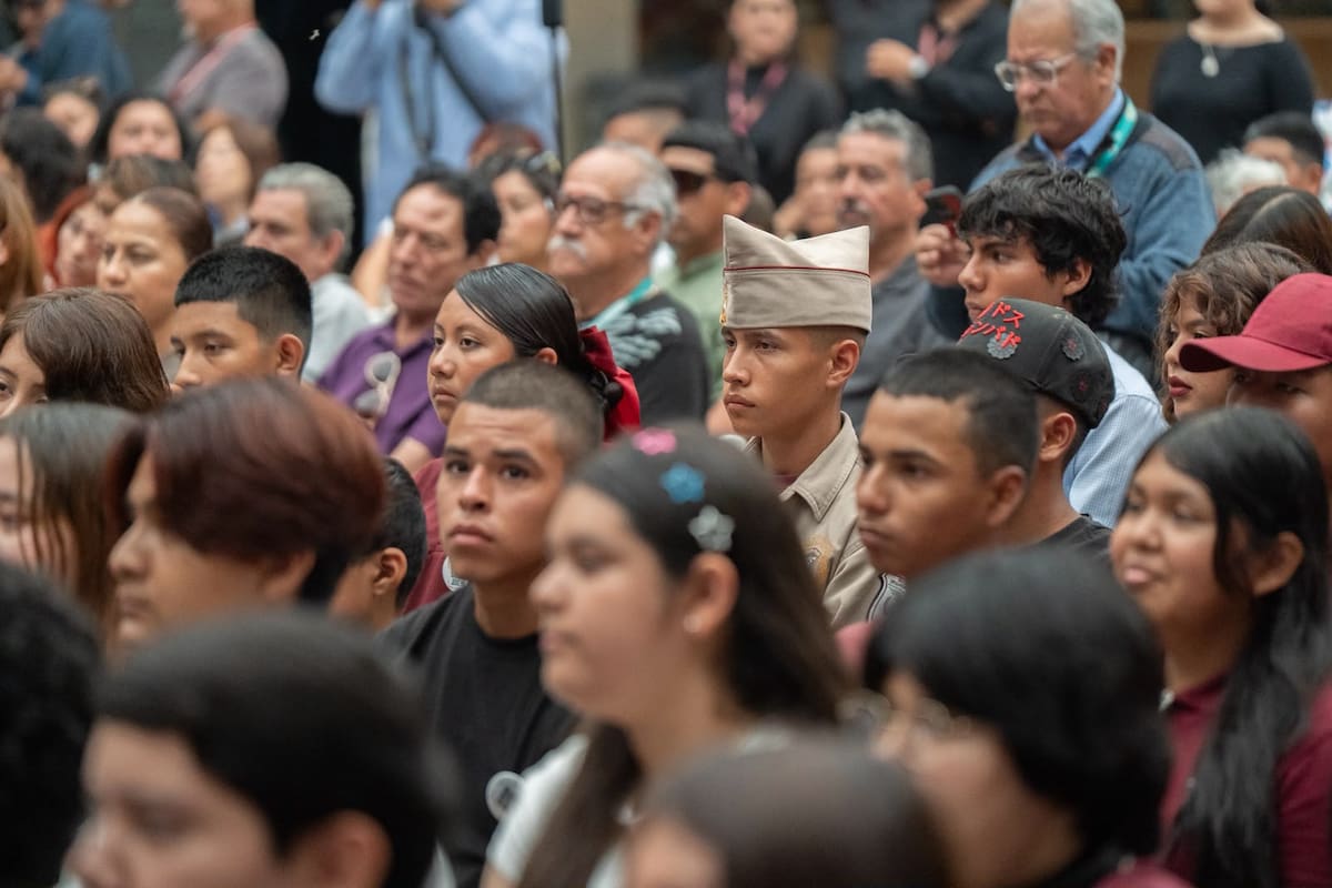240 jóvenes toman protesta como comisarios sociales en Tijuana